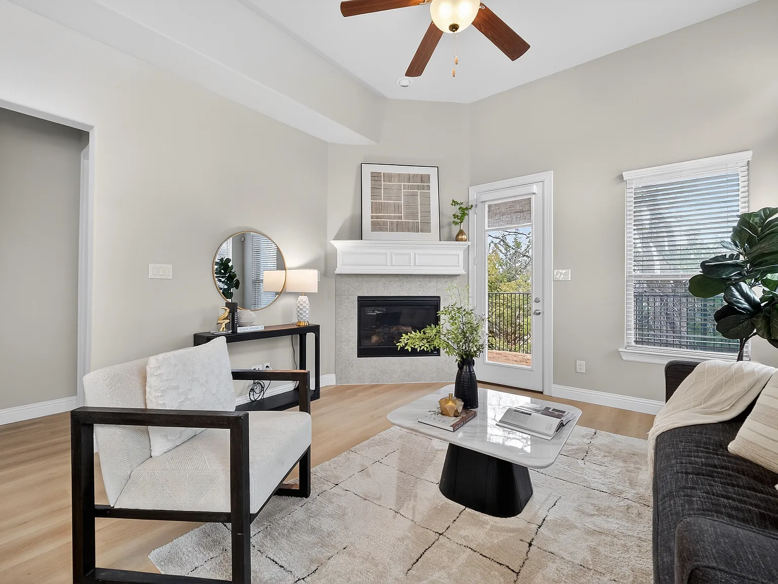 3 bed, 2704 sqft, $2,900 — Photo 1