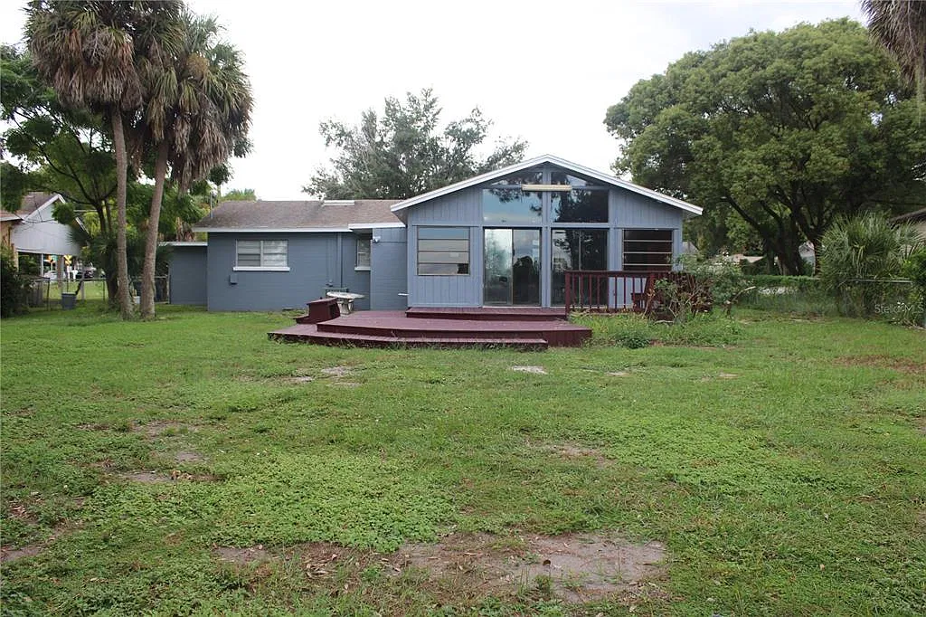 4 bed, 2.0 bath, 1378 sqft, $2,200 — Photo 3
