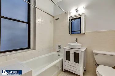 Rented by Barkoff Residential 