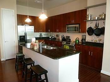 3rd image of 711 Cosmopolitan Dr NE