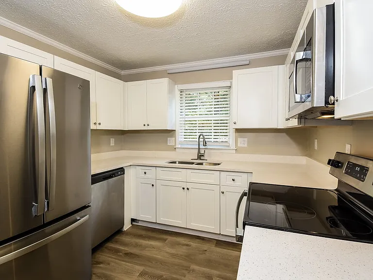 4936 Condor Pl NE — Photo 9