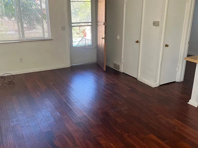 7 N Clarkson St — Photo 6