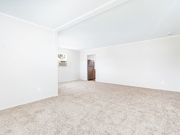 3rd image of 800 Meadow Ct
