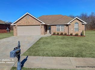 1410 Yorkshire Dr, Centerton, AR 72719