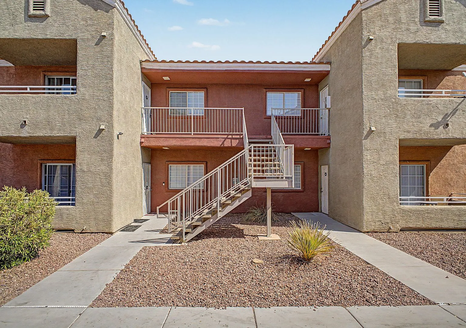 *Free Rent Through 8-31-26 For Qualified Applicants With Immediate Move In Manzanita Condo! — Photo 1