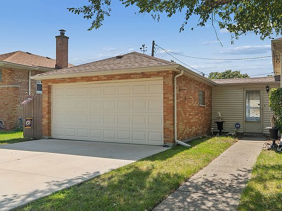 3rd image of 5325 Oak Center Dr