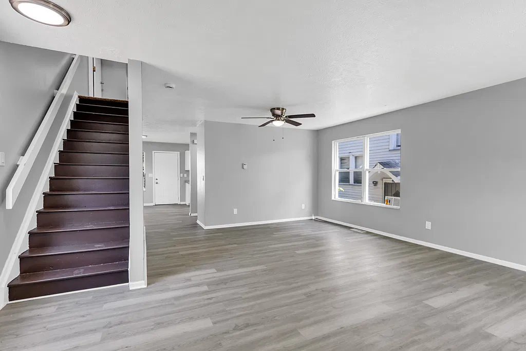 3 bed, 1.5 bath, 1296 sqft, $1,500 — Photo 4