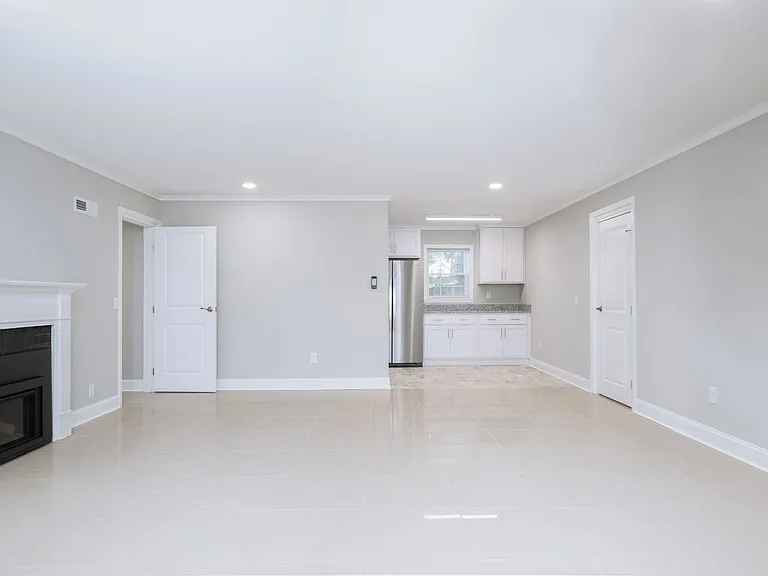2 Bedroom/1 Bath and 3 Bedroom/2 Bath Quadplex — Photo 15