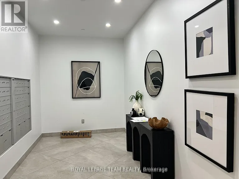 360 Deschatelets Ave #303 — Photo 5