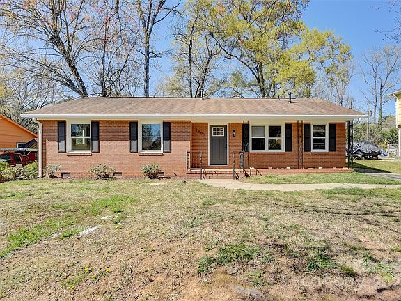 2nd image of 2901 Flintridge Dr