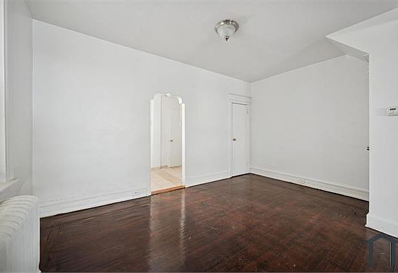 3rd image of 5753 Hunter St