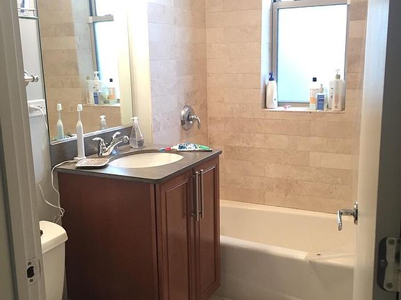 5th image of 3451 N Wolcott Ave #1
