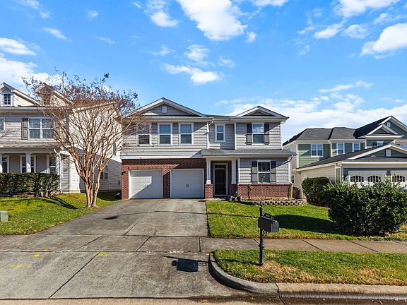 3rd image of 5023 Lake Grove Blvd