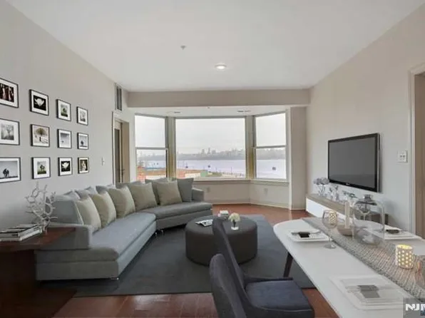 20 Avenue At Port Imperial APT 237, West New York, NJ 07093