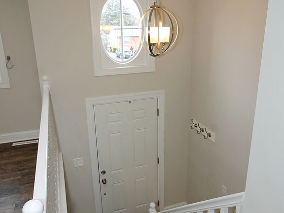 2nd image of 704 Whitneys Landing Dr