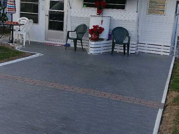 2nd image of 1501 W Commerce Ave #135