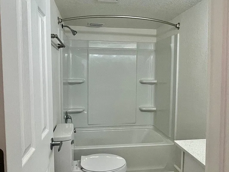 Concord Crossing Apartments — Photo 8