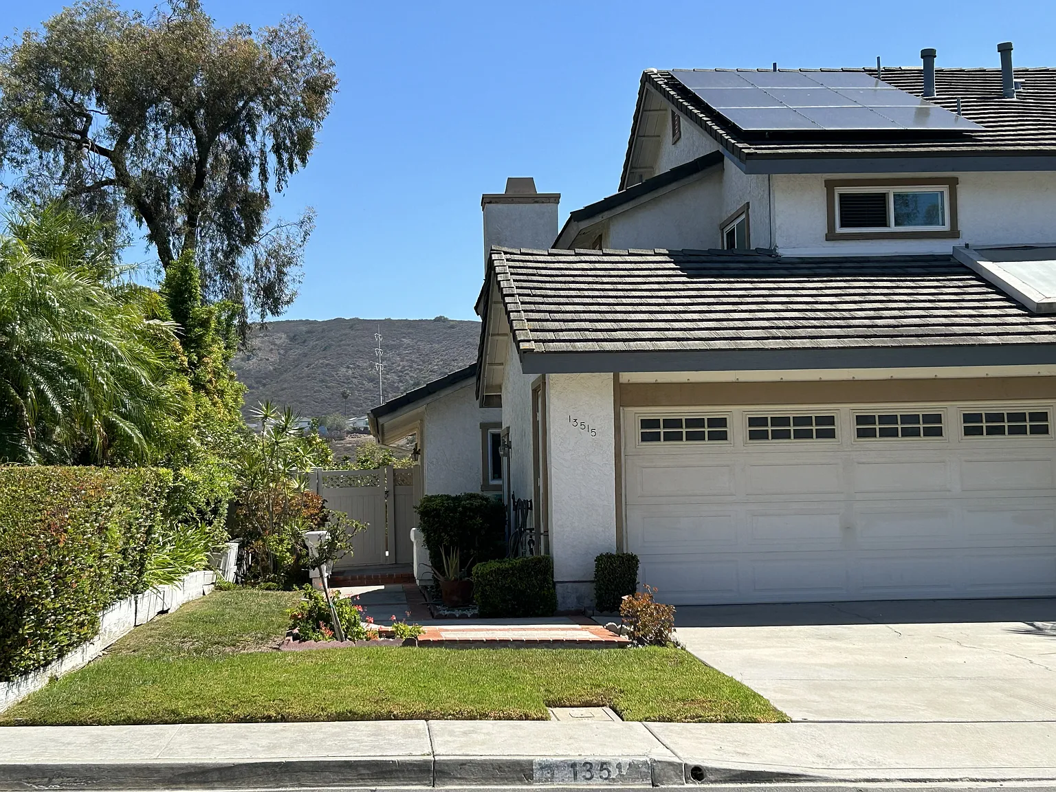 2 bed, 2.5 bath, 1387 sqft, $3,900 — Photo 2