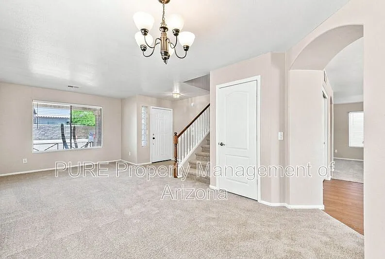 4 bed, 2.5 bath, 2245 sqft, $1,995 — Photo 2
