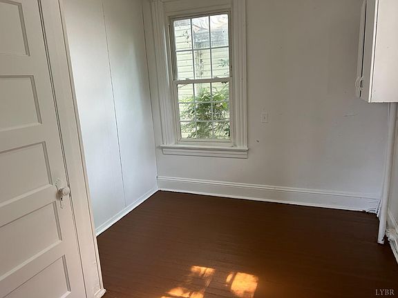 4th image of 1219 Garfield Ave