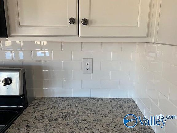 4th image of 14082 New Castle Dr