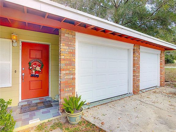 2nd image of 553 E Hillcrest St