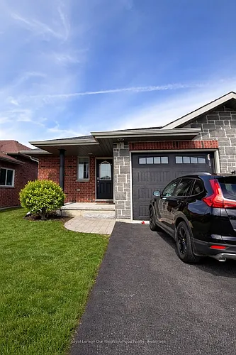 5 McIntosh Cres Photo 1