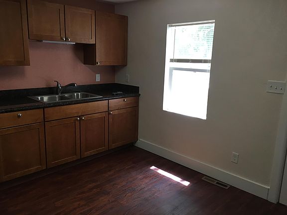 4th image of 1108 N 10th Ave