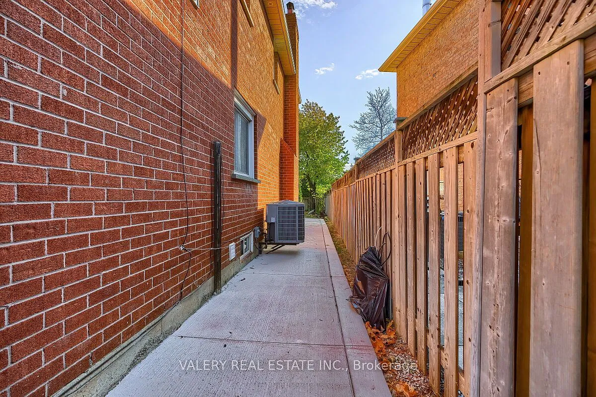 2 bed, $1,800 — Photo 2