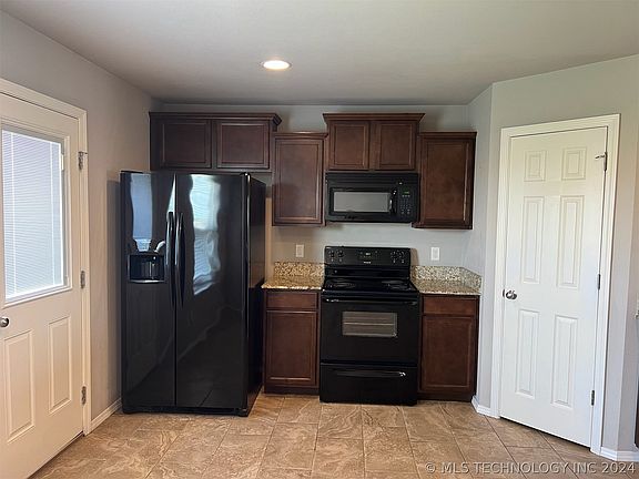 5th image of 25217 E 91st Ct S