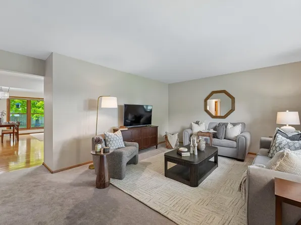 881 Pandora Dr NE, Fridley, MN 55432