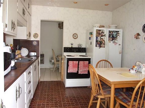 5th image of 155 NE 192nd St