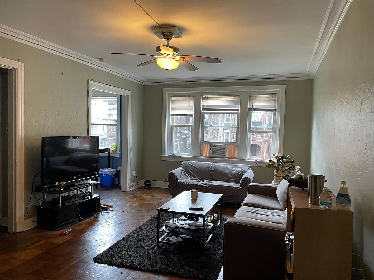 Building Photo - 5630 Hobart St #6