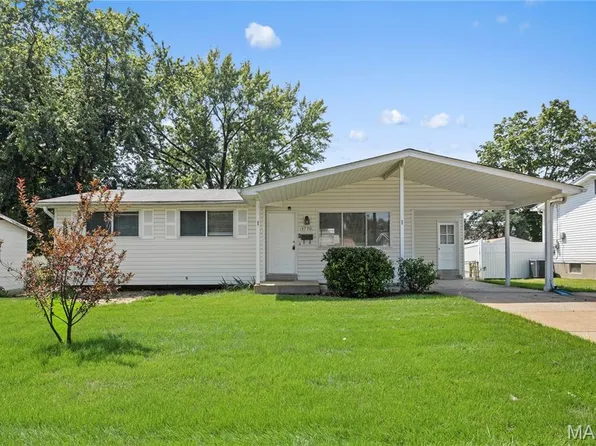 1770 Tahoe Dr, Florissant, MO 63031