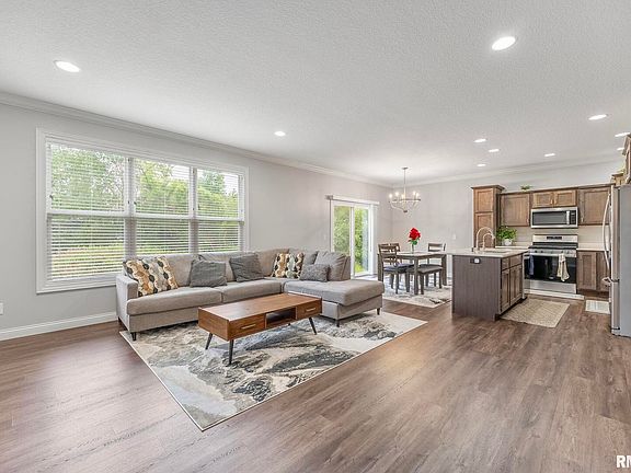 4th image of 3917 Orchard Dr