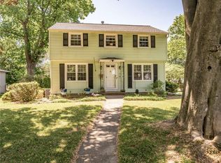 285 Wyndham Rd, Irondequoit, NY 14609