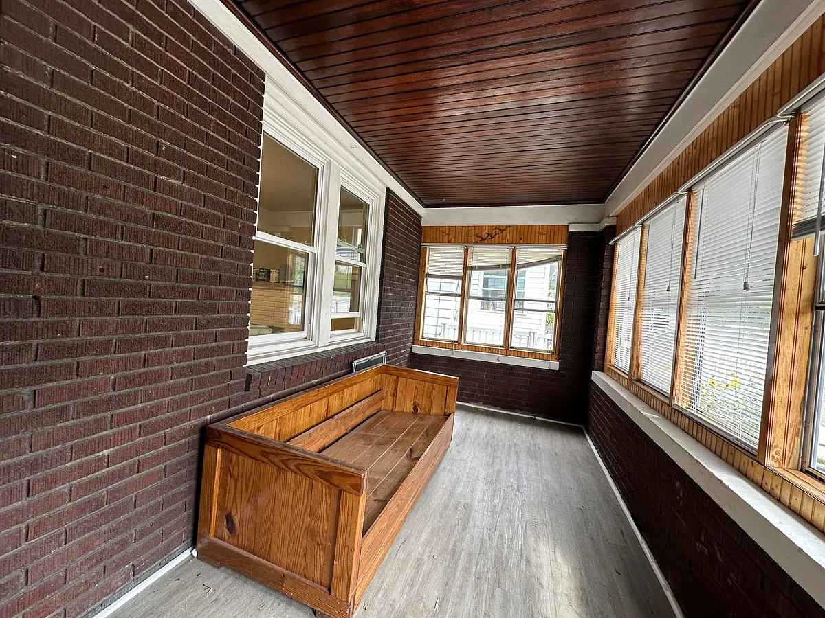 Building Photo - 139 Montville St