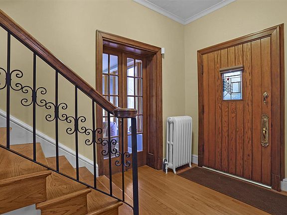 3rd image of 7164 Northmoor Dr