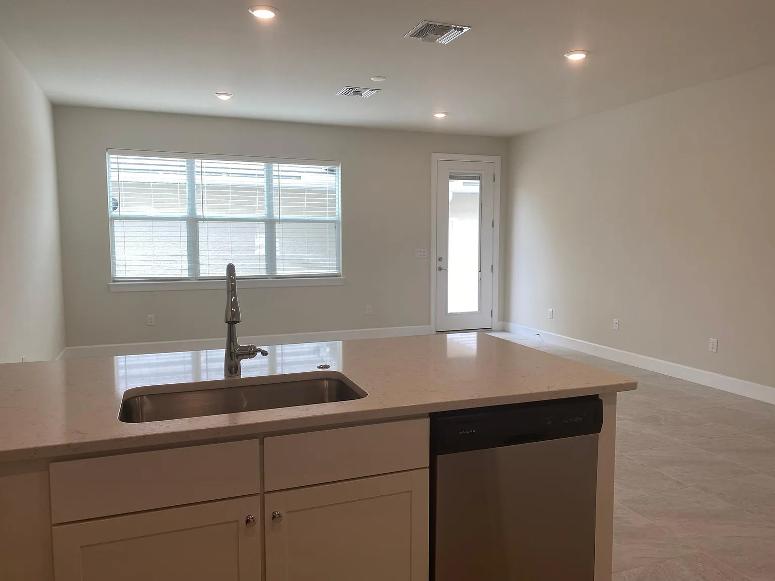 11924 Pebble Dr — Photo 4