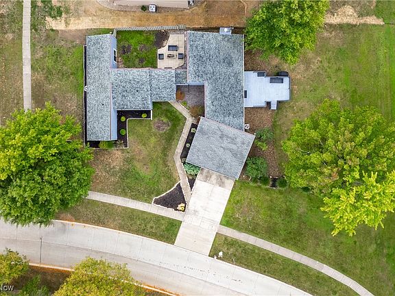 4th image of 22463 Rock Creek Cir