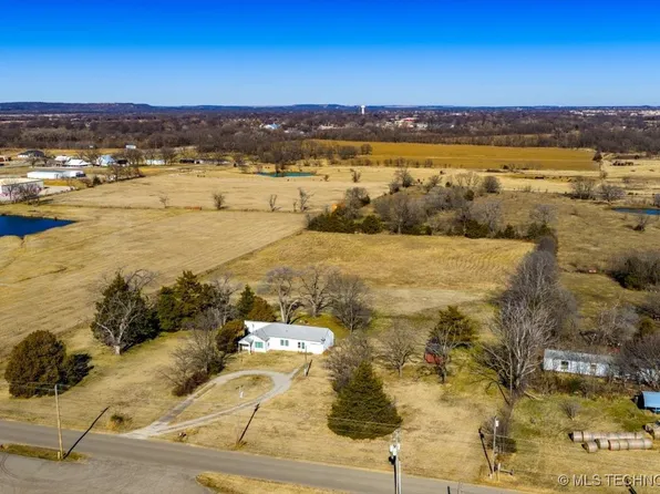 4114 Minnesota St, Bartlesville, OK 74006