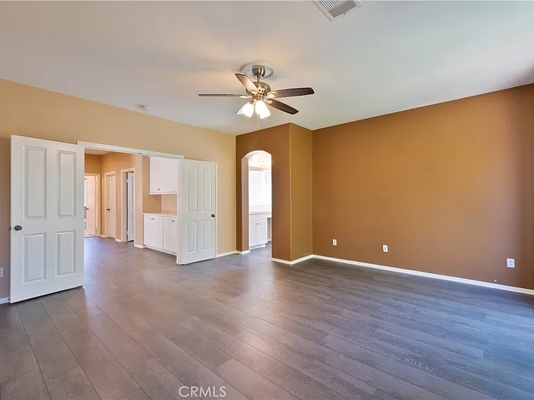 3513 W Hughes Ln — Photo 24