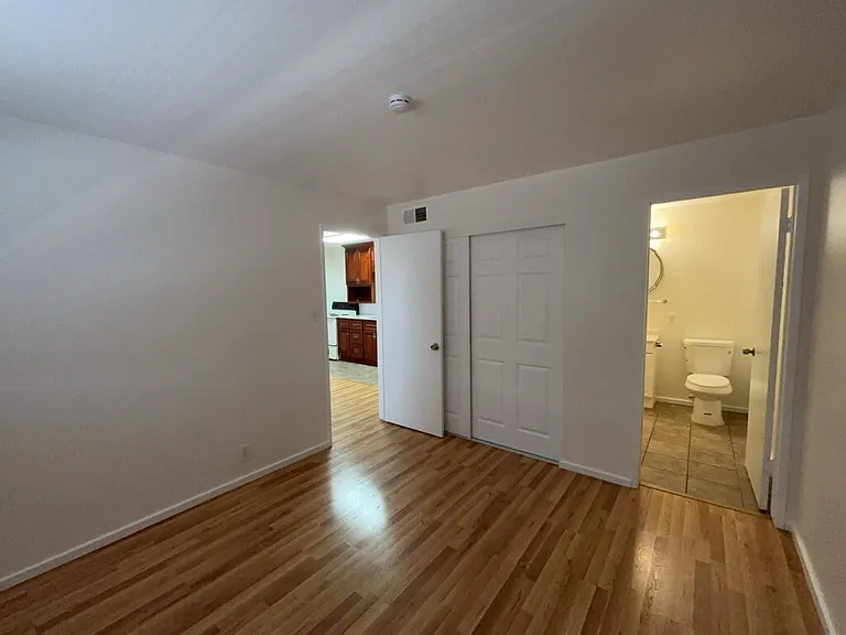 3726 Hazelwood St #24 — Photo 8