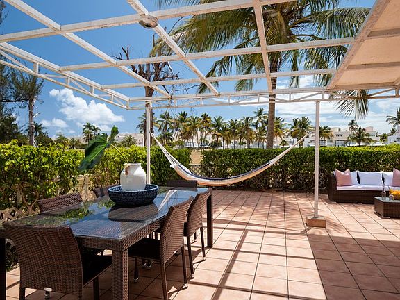 2nd image of 172 Villas De Golf Oeste #172