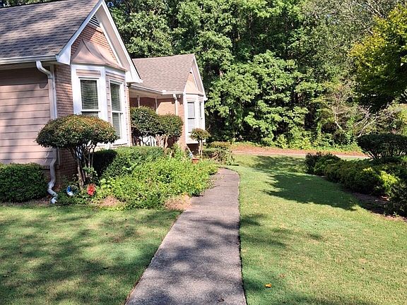3rd image of 4695 Rutledge Dr