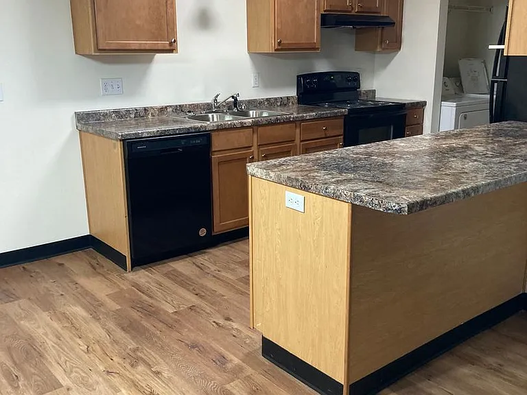 639-645 745 & W Scott 540 #761-44 — Photo 6