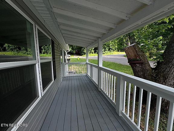 4th image of 4001 Lilac Ave