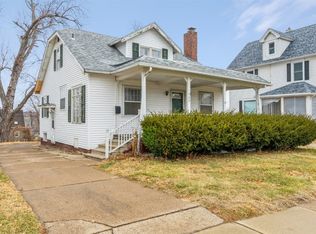 1922 B Ave NE, Cedar Rapids, IA 52402