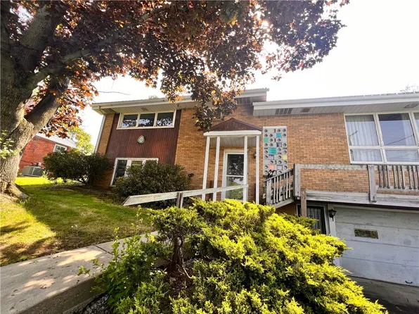 1407 Gill Hall Rd, Clairton, PA 15025