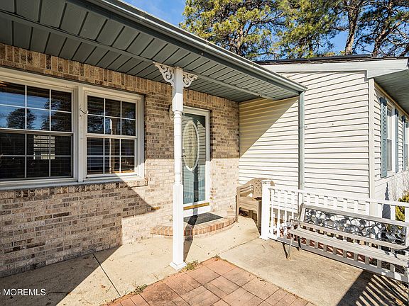 3rd image of 56 S Chestnut Avenue